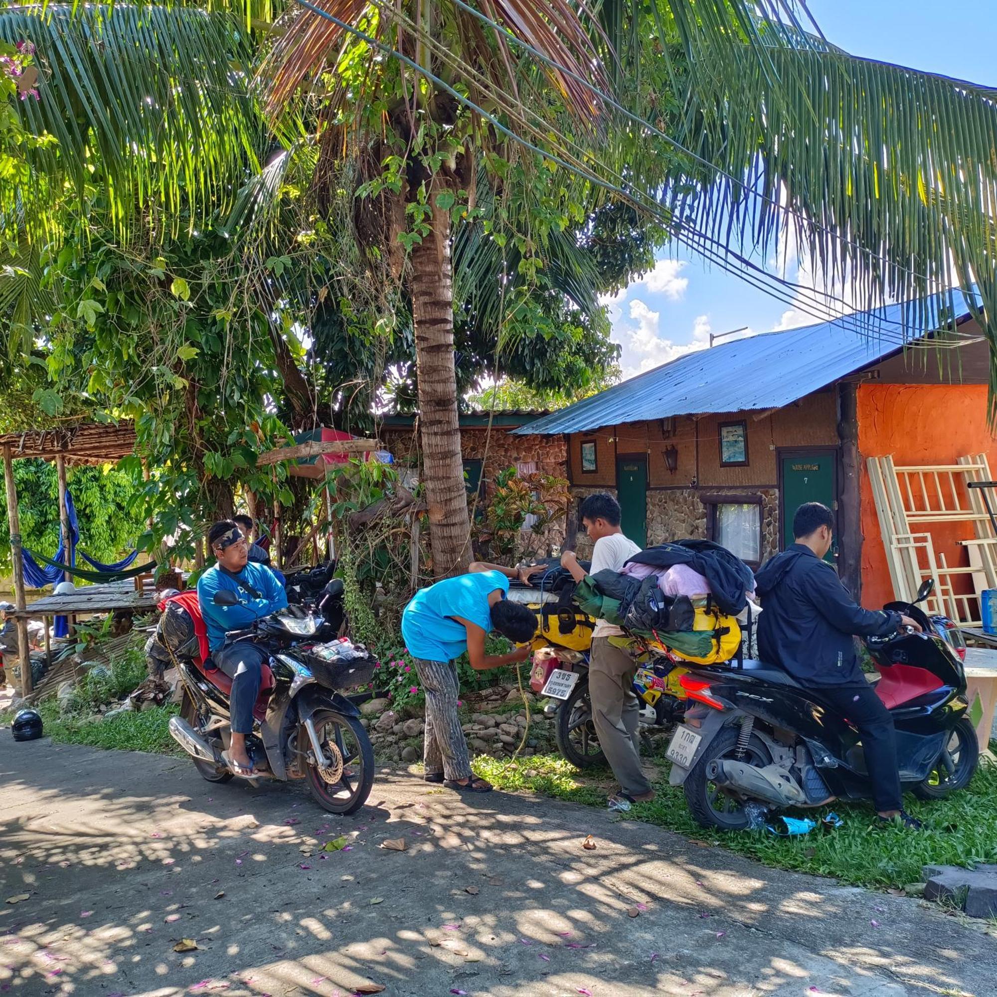Sunny Tayai Hostel パーイ エクステリア 写真